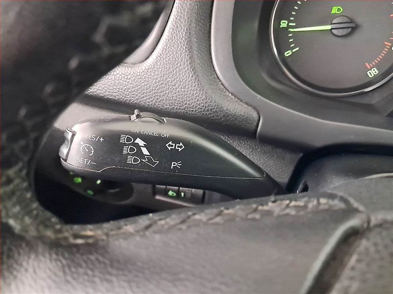 Škoda Fabia (2012) 1.2 TSI, Tempomat - fotka 13 z 16
