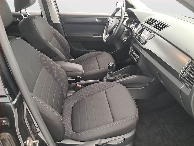 Škoda Fabia (2019) Style 1.0 TSI, ČR,1.maj - fotka 9 z 19