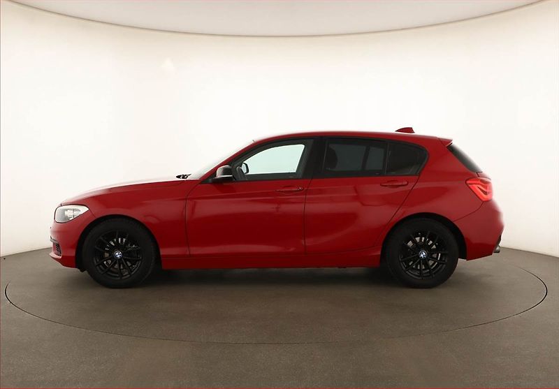 BMW Řada 1 (2015) 116d, Tempomat, Park. senzory - fotka 3 z 13