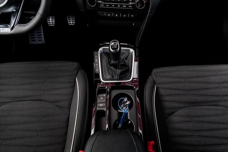 Kia ProCeed 1,5 T-GDi GPF  GT LINE PLUS - fotka 16 z 23