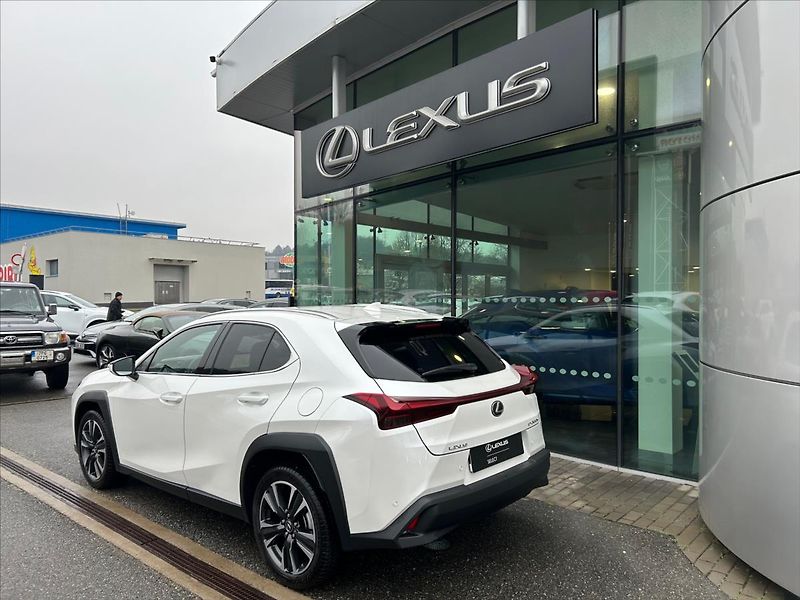 Lexus UX 300h (2024) 2.0   Prestige Plus - fotka 3 z 11