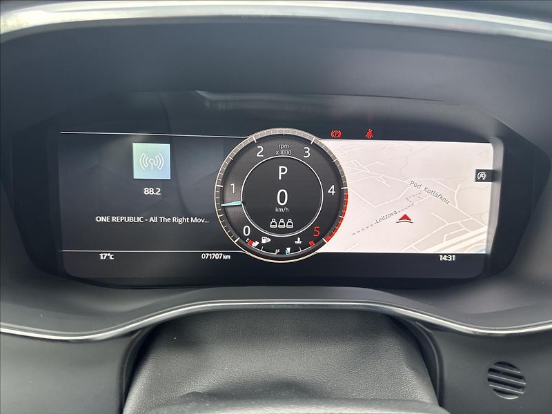 Jaguar F-Pace 3,0 D300 R-Dynamic SE ZÁRUKA - fotka 17 z 32