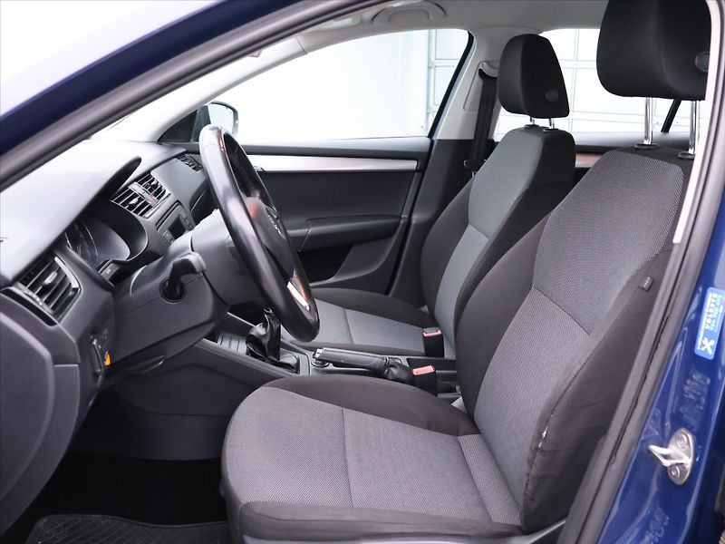 Škoda Octavia 1,6 TDI CZ Klimatizace DPH - fotka 10 z 25