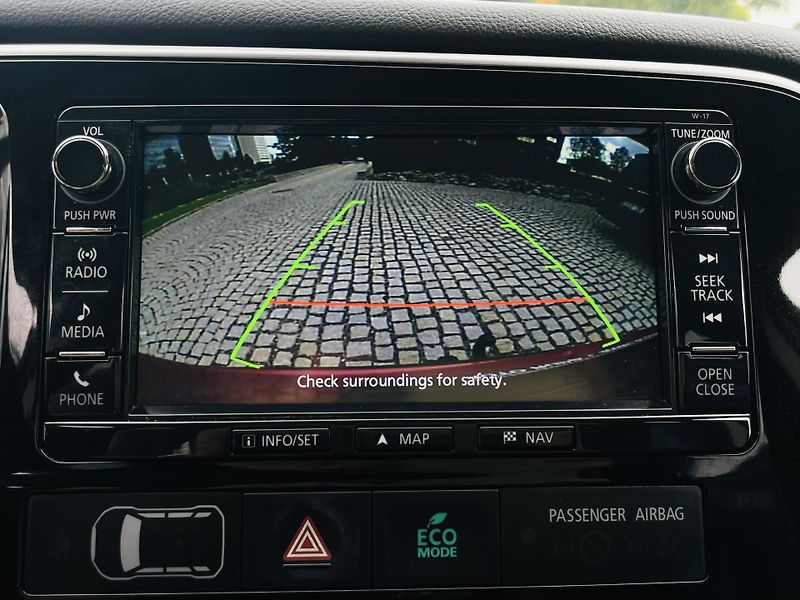 Mitsubishi Outlander 2.2D 4x4 1MAJ TAŽNÉ SERVISKA  - fotka 38 z 42