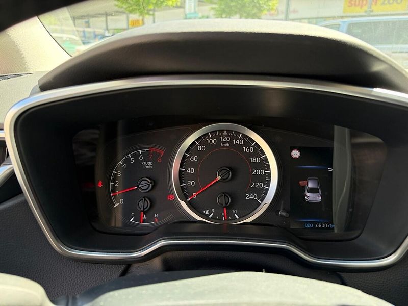 Toyota Corolla 1.5 Comfort - fotka 9 z 16