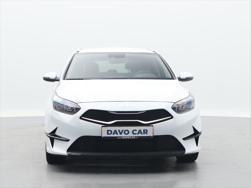 Kia Ceed SW 1,5 T-GDI 118kW TOP DCT CZ - fotka 2 z 30