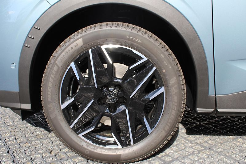 Peugeot 5008 (2026) ALLURE Hybrid 145 e-DCS6 - fotka 7 z 33