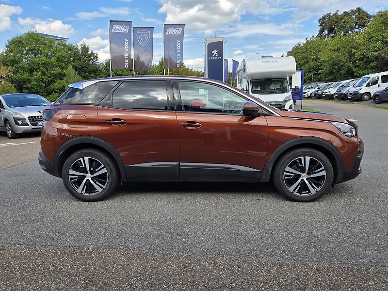 Peugeot 3008 (2018) 1.2 PT 130MOTOR NAJETO 65000KM - fotka 6 z 26