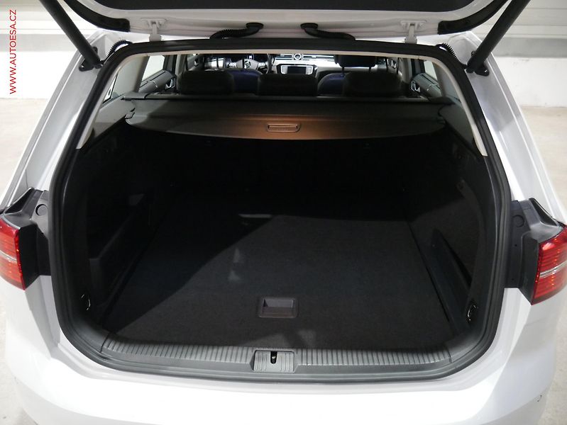 Volkswagen Passat (2015) 2.0Bi-TDi 4x4, ČR, DSG, LED - fotka 7 z 18