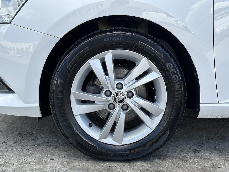 Škoda Fabia 1.0TSi Ambition TOP 95PS Clima - fotka 8 z 34