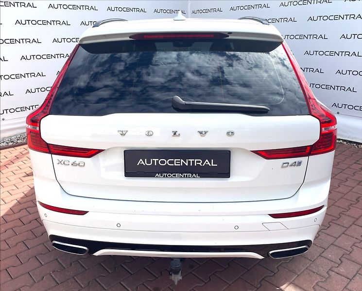 Volvo XC60 2,0 D,140kW,D4,4x4,AUT. R-DESI - fotka 5 z 25