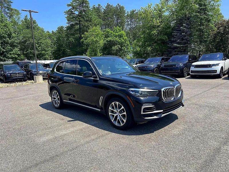 BMW X5 (2021) Auto na cestě - fotka 2 z 10