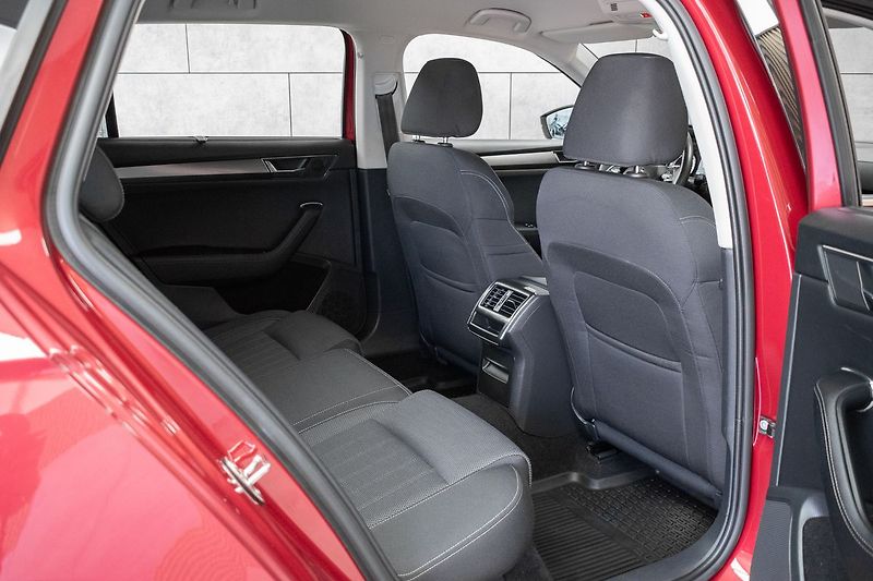 Škoda Superb 2.0 TDI 147kW STYLE*DPH*ČR 1.M - fotka 12 z 44