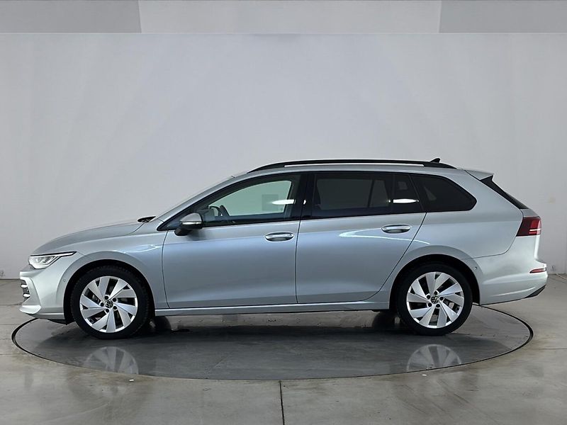 Volkswagen Golf Life DSG - fotka 3 z 29