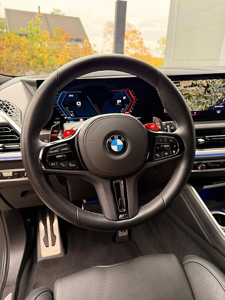 BMW XM (2023) BMW XM V8 480kW - fotka 10 z 17
