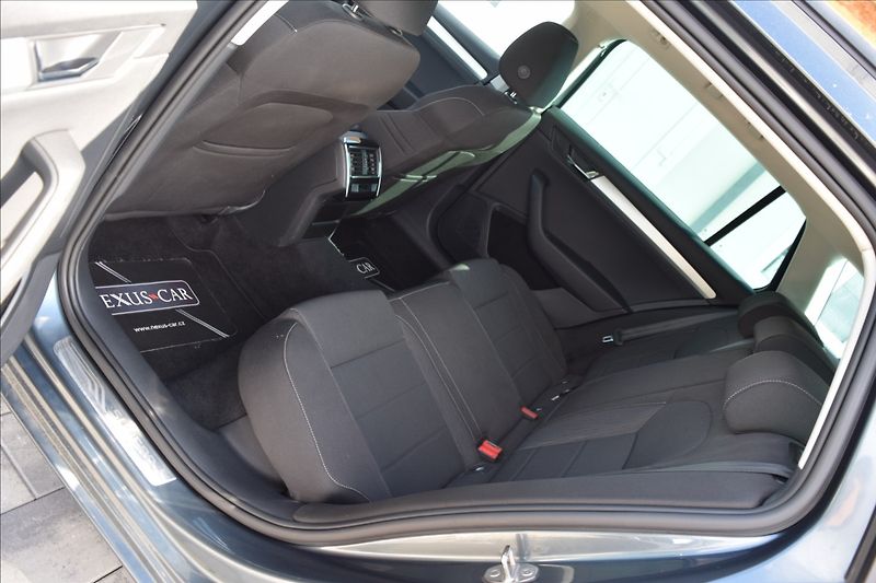 Škoda Superb 2,0 TDI 110KW NÍZKÉ KM DSG - fotka 18 z 50