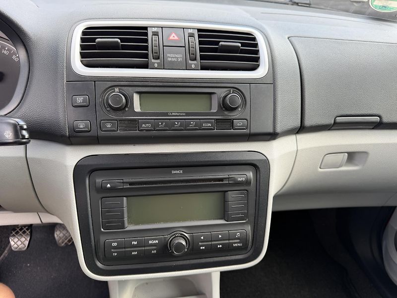 Škoda Roomster 1.6 mpi, SERVIS ŠKODA - fotka 9 z 18
