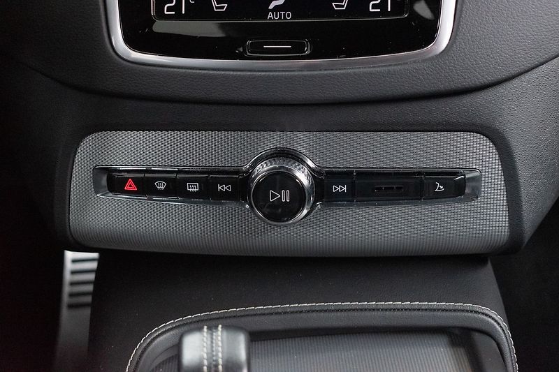 Volvo XC90 B5 AWD R-DESIGN*POLESTAR CHIP* - fotka 25 z 46