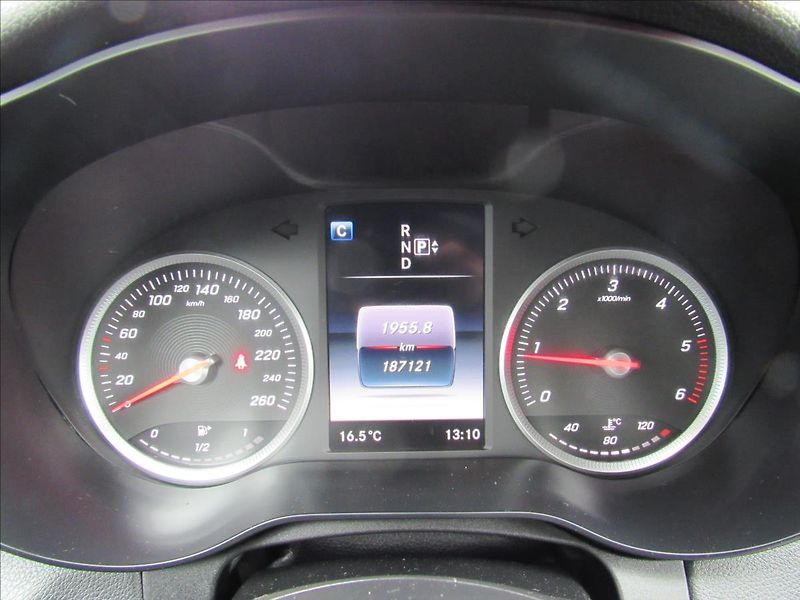 Mercedes-Benz Třídy C 1,6 d C200 BlueTEC - fotka 13 z 36