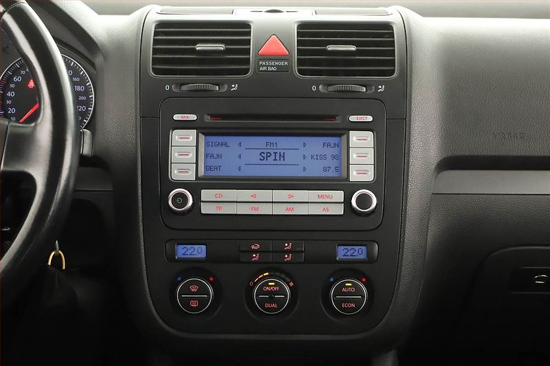 Volkswagen Jetta (2007) 1.6 - fotka 10 z 12