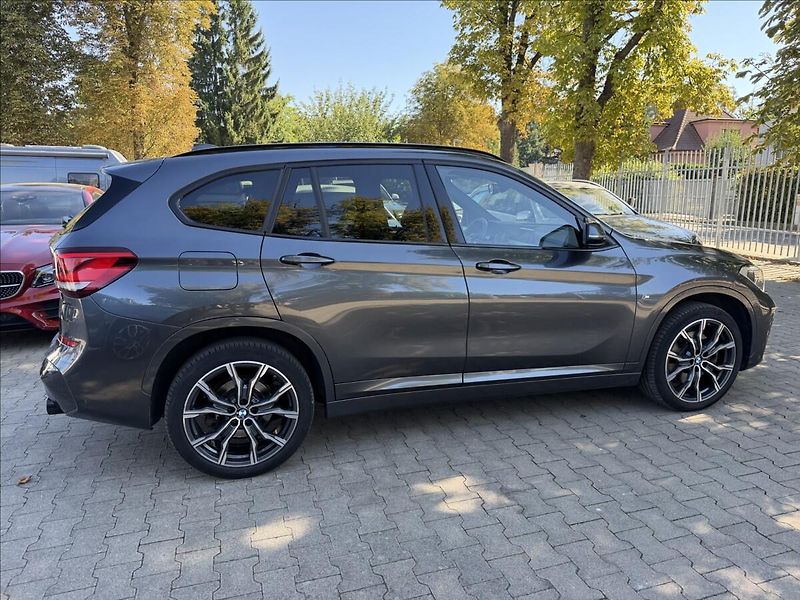 BMW X1 20d xDrive M-Paket - fotka 4 z 28