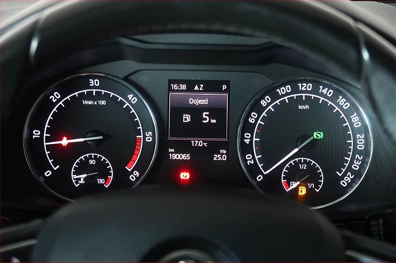 Škoda Superb (2017) Style 2.0 TDI, Automat - fotka 11 z 20