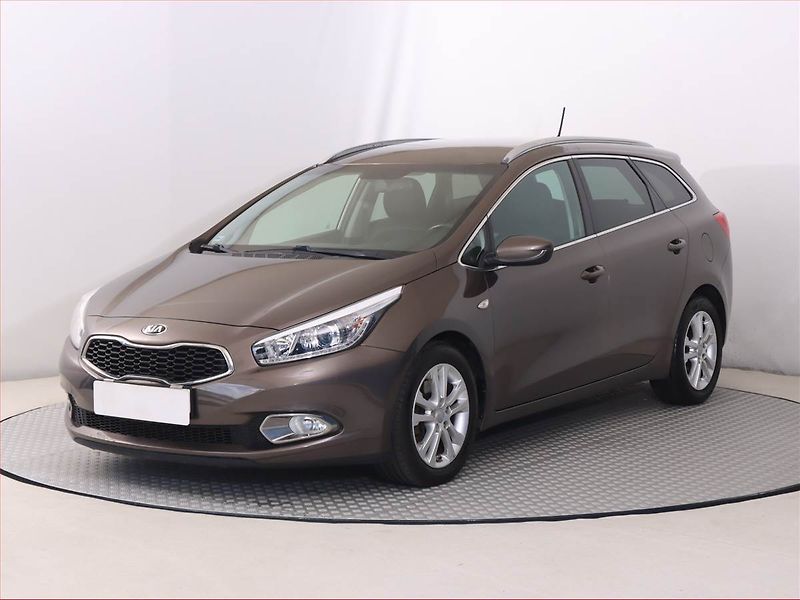 Kia Ceed (2015) 1.6 CRDi, Navi, Tempomat - fotka 2 z 18