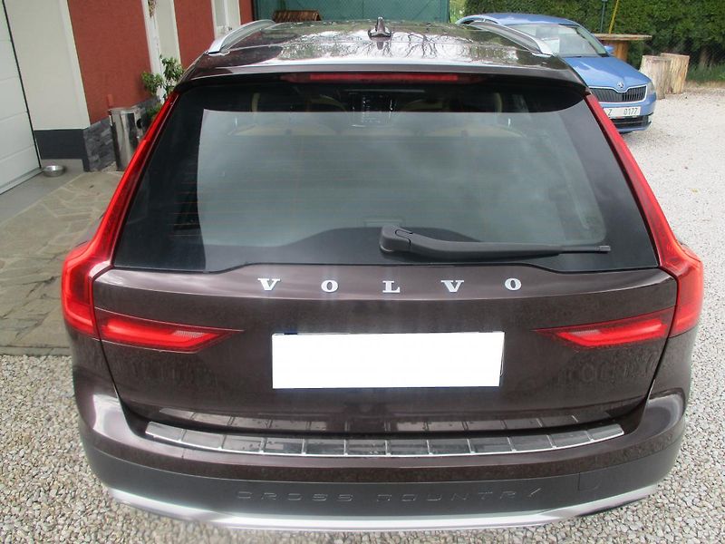 Volvo V90 T6 CROSS COUNTRY PRO 246kW - fotka 4 z 47