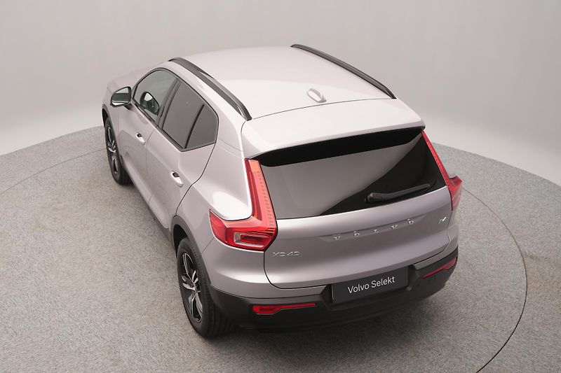 Volvo XC40 B4 DARK PLUS CZ 1.maj - fotka 15 z 47
