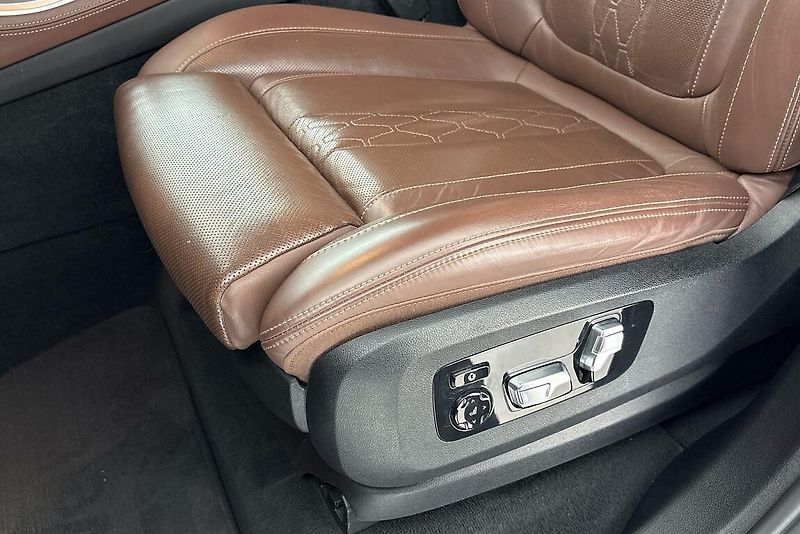 BMW X5 xDrive40d - fotka 7 z 28