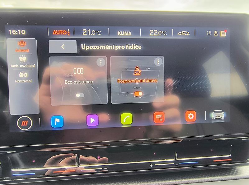 Seat Leon 1.0 eTSi AT 81KWNAVI/MATRIXLED - fotka 51 z 67