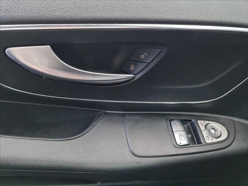 Mercedes-Benz Vito 114 CDI Tourer SELECT - fotka 12 z 21