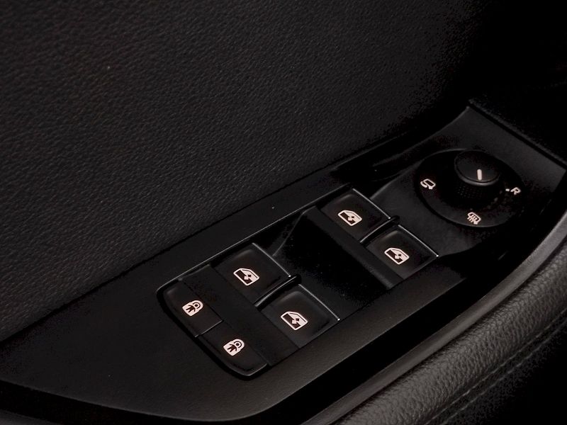 Škoda Superb (2020) L&K 2,0 Tdi 147 Kw 4x4 DSg - fotka 28 z 46