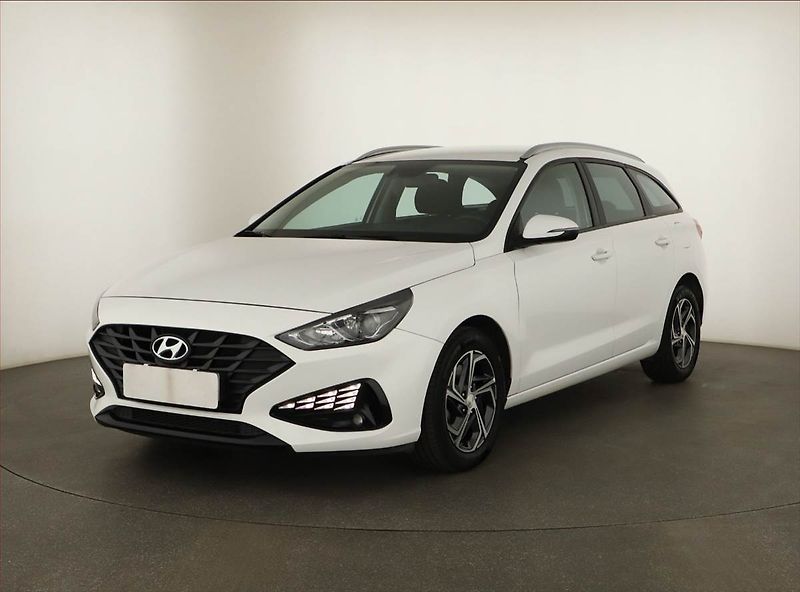 Hyundai i30 (2023) Family Comfort 1.0 T-GDI, ČR - fotka 2 z 13
