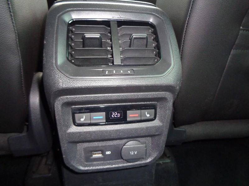 Volkswagen Tiguan 2.0 TSI DSG Highline 4Motion 1 - fotka 26 z 30