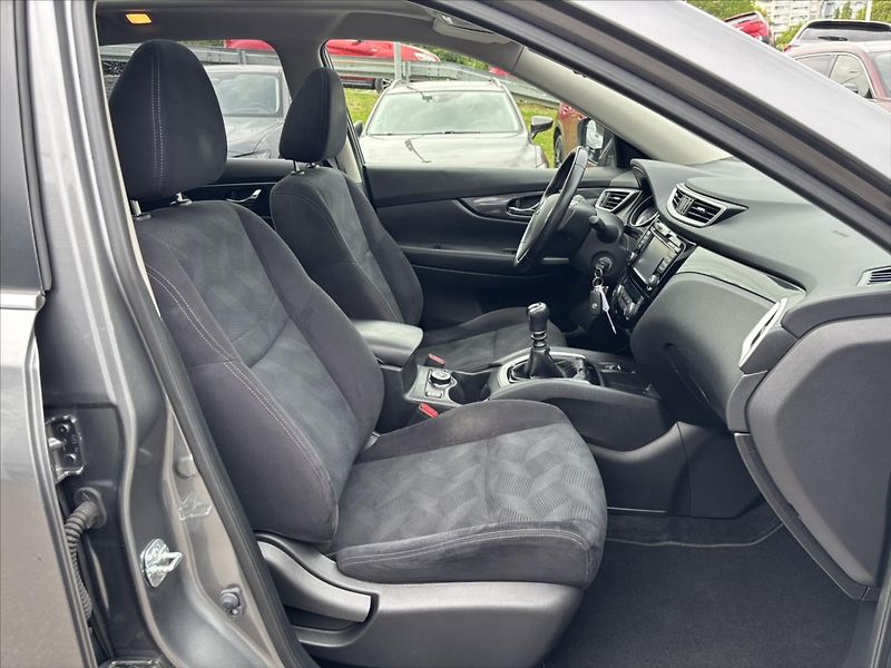 Nissan X-Trail 1,6 D PLNÝ SERVIS 360° PANORAM - fotka 18 z 44