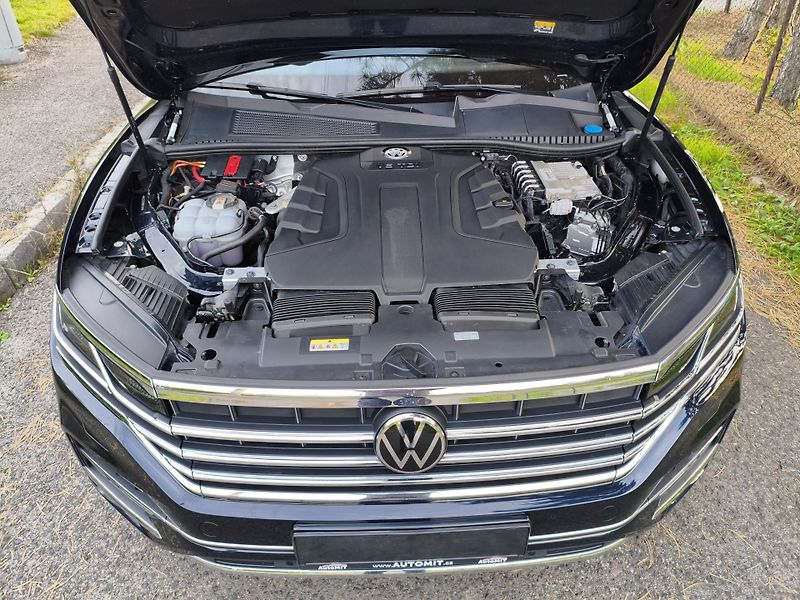 Volkswagen Touareg (2022) 3,0 TDI Elegance 210 KW - fotka 36 z 40