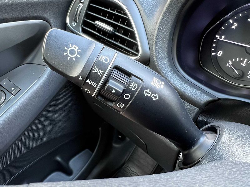 Hyundai i30 1.5 DPi 81 kW 1.MAJ SERVISKA - fotka 16 z 17