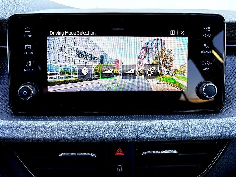 Škoda Scala (2025) 1.0 TSI / 85 kW / SELECTION - fotka 13 z 29