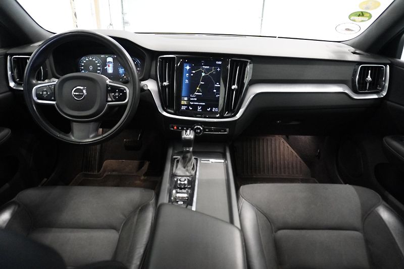 Volvo V60  CROSS COUNTRY D4 POLESTAR 4X4 - fotka 23 z 30