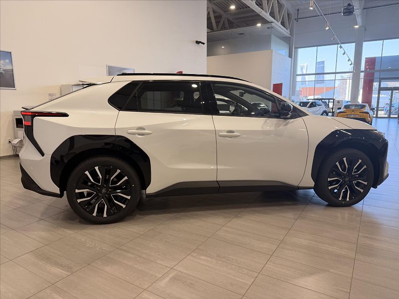 Toyota bZ4X (2025) 0,0 73.1 kWh  BEV 4x4 Executiv - fotka 7 z 12