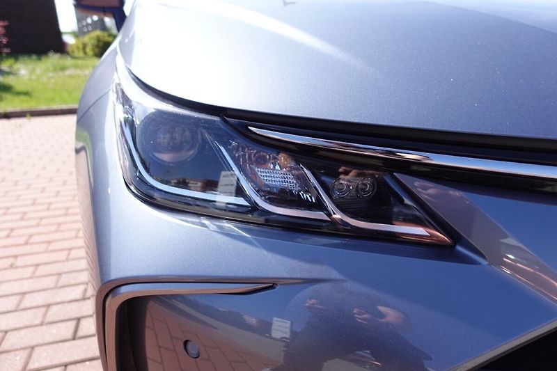 Toyota Corolla 1.5 BA 6 MT Comfort + Tech - fotka 32 z 32