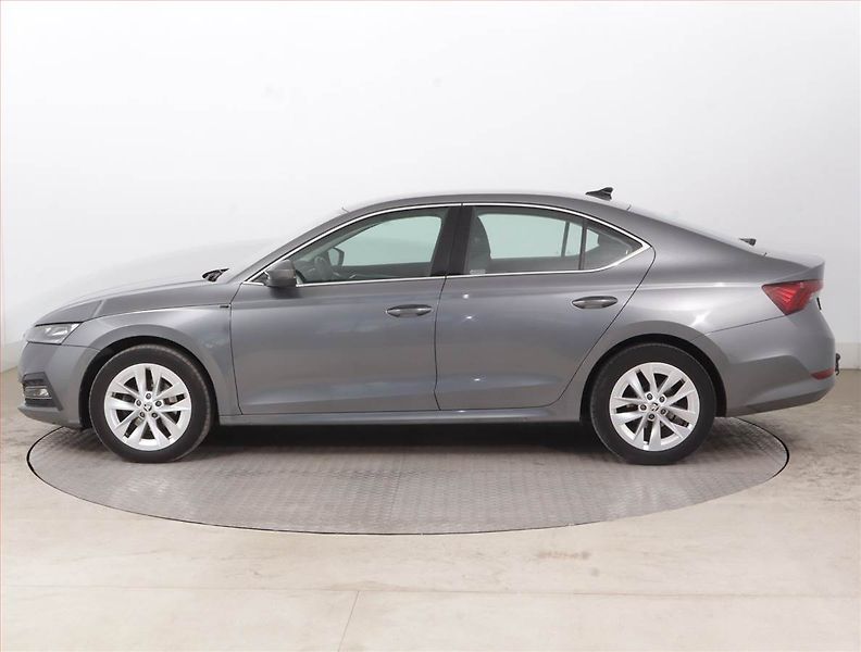 Škoda Octavia (2022) 2.0 TDI, Automat, ČR,1.maj - fotka 3 z 16
