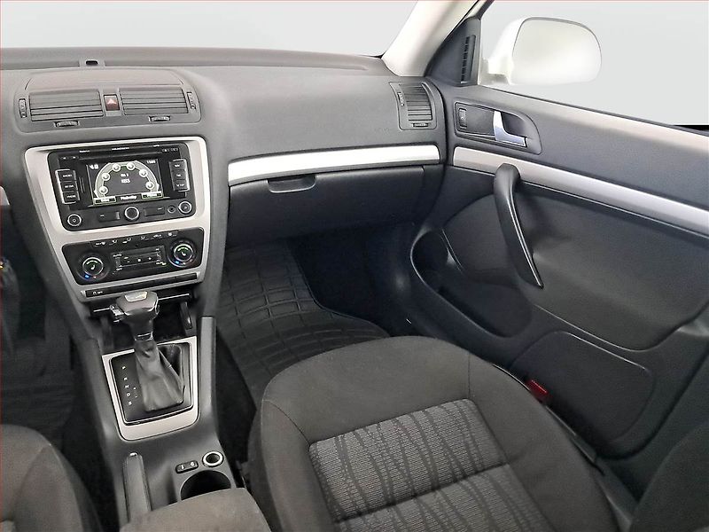 Škoda Octavia (2012) Ambition 2.0 TDI, Automat - fotka 8 z 18