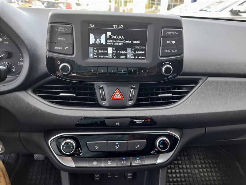 Hyundai i30 1,0 T-GDi - fotka 14 z 19
