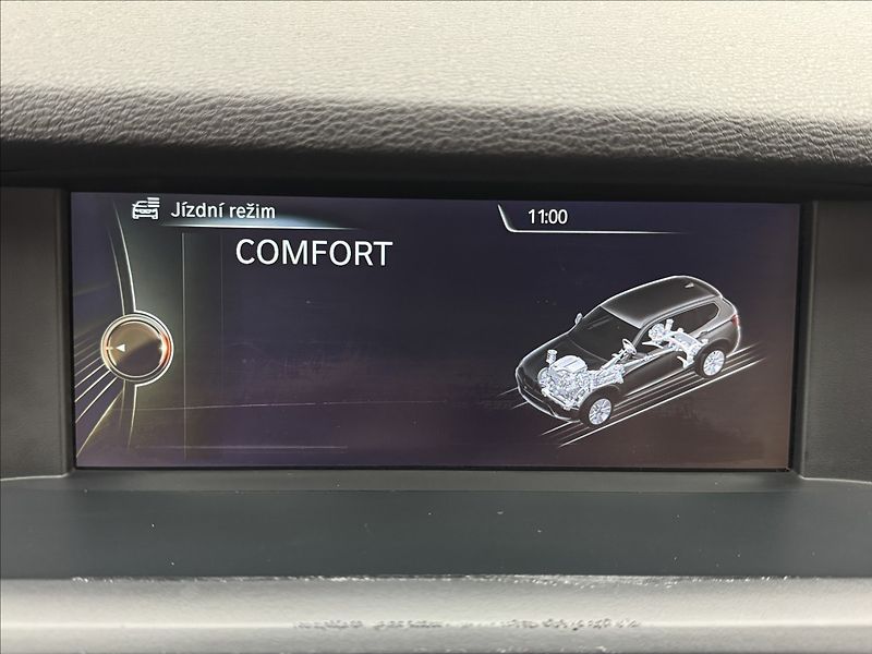 BMW X3 2,0 4X4 DPH M 2XKOLA NAVI ČR - fotka 16 z 36