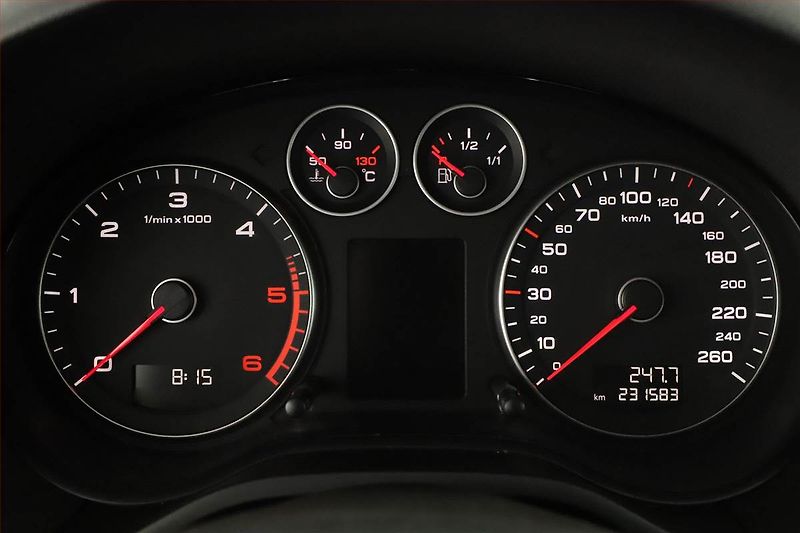 Audi A3 (2010) 1.6 TDI, Tempomat - fotka 8 z 13