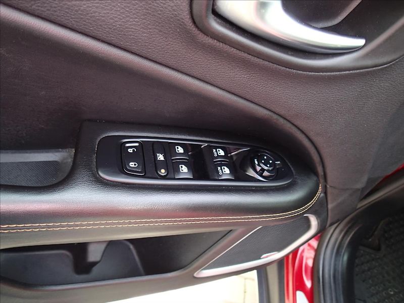 Jeep Compass 2,0 103 KW,Longitude 4WD,2.Maj - fotka 14 z 51