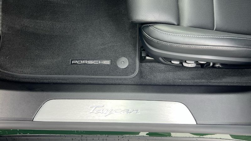 Porsche Taycan Sport Turismo - fotka 19 z 29