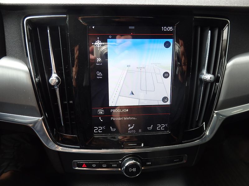 Volvo V90 2.0 D5 AWD NAVIGACE - fotka 16 z 17